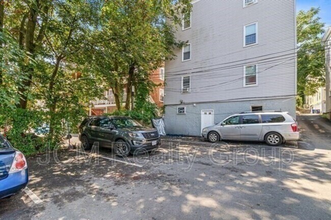 Building Photo - 112 Adams St