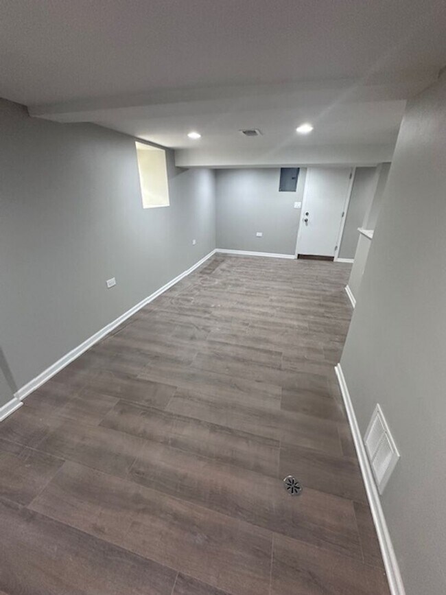 Building Photo - 65 Kilpatrick