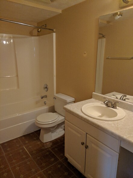 Building Photo - 2355 Wellington Cir