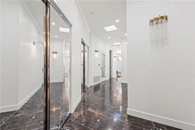 Building Photo - 4000 Bouquete St