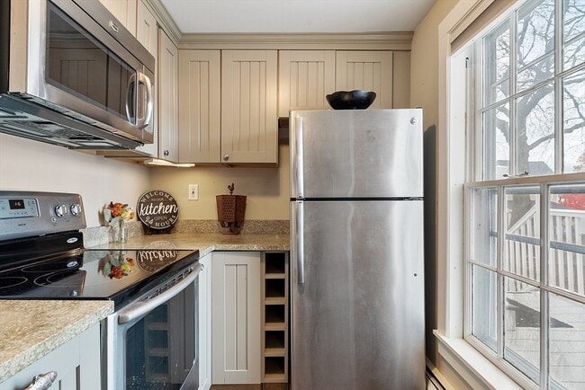 Building Photo - 74-76-76 Bromfield St