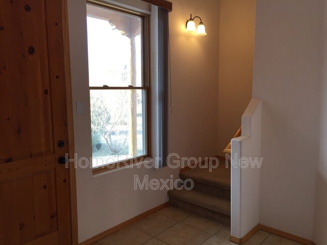 Building Photo - 828 Kipuka Dr NW