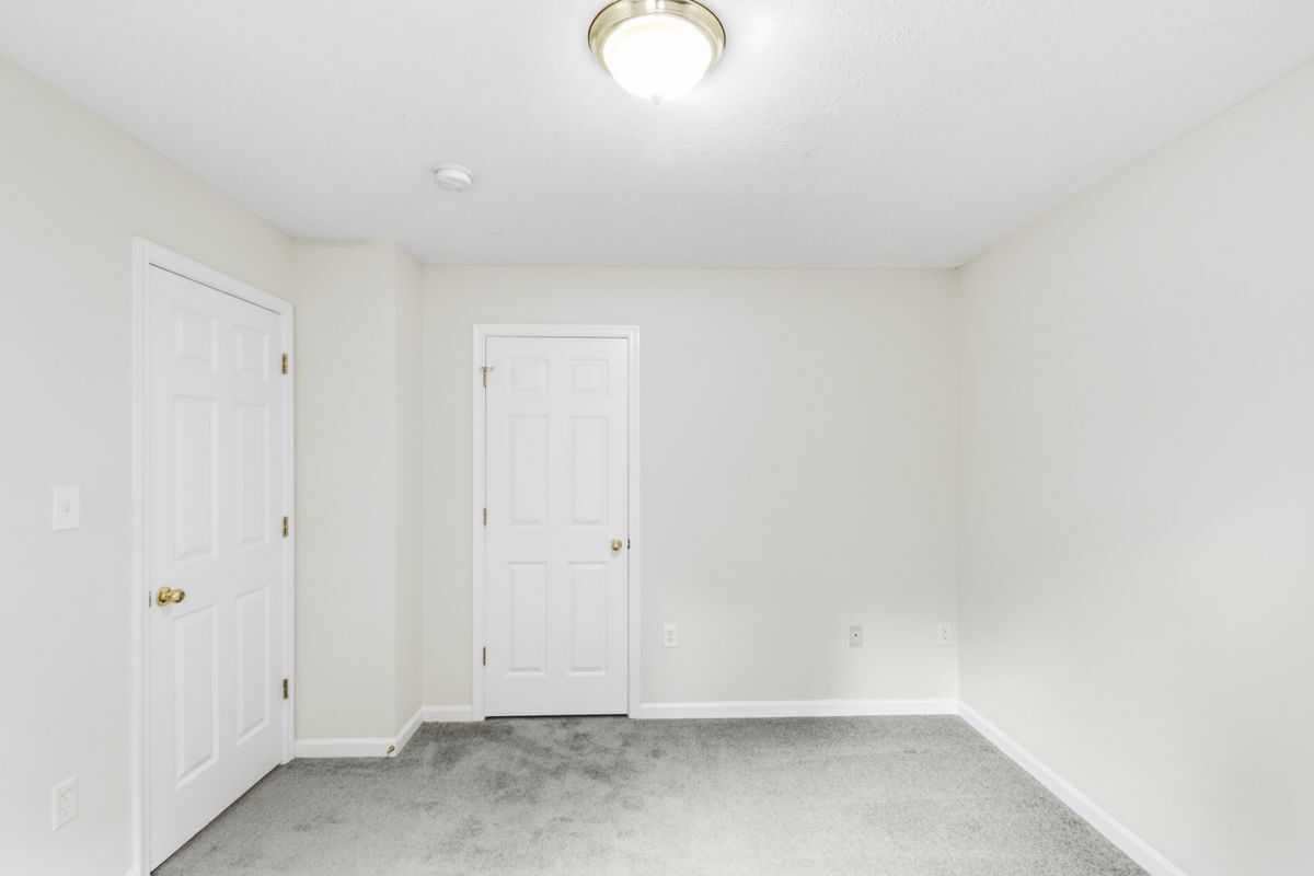 Building Photo - 424 Ridgefield Ave