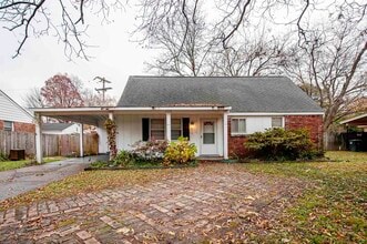 Building Photo - 3216 Haraway St