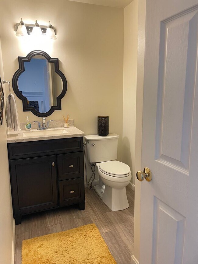 Building Photo - Beautiful Luxury Townhome in Lancaster