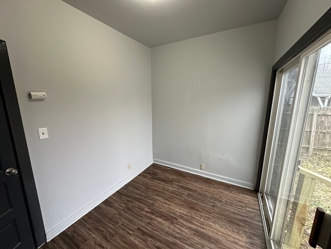 Building Photo - 939 Cunningham-