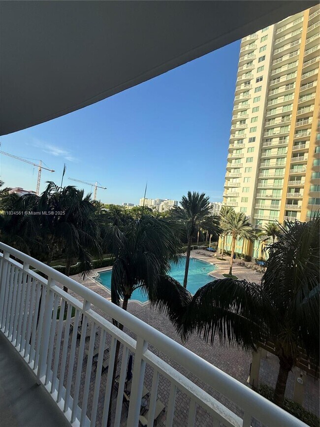 Building Photo - 1745 E Hallandale Beach Blvd