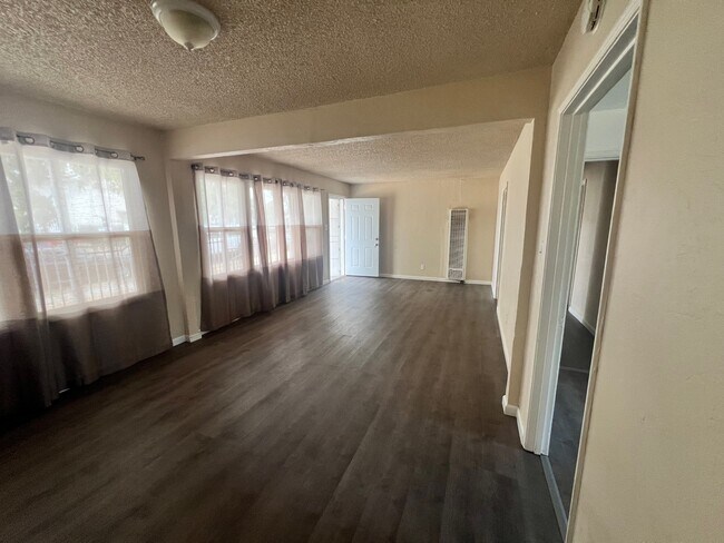 Building Photo - 215 Odessa Ave