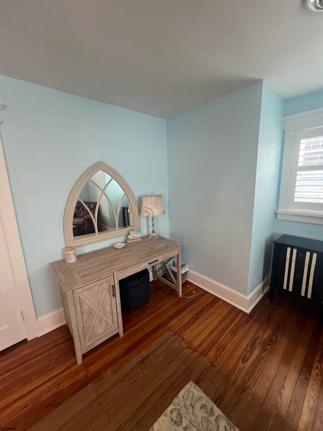 Building Photo - 29 N Hanover Ave