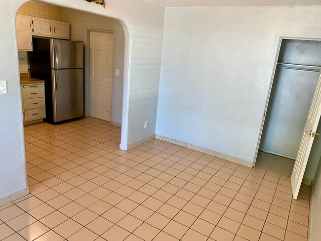 Building Photo - 3-Bedroom, 1.5 bath in Phoenix That’s read...