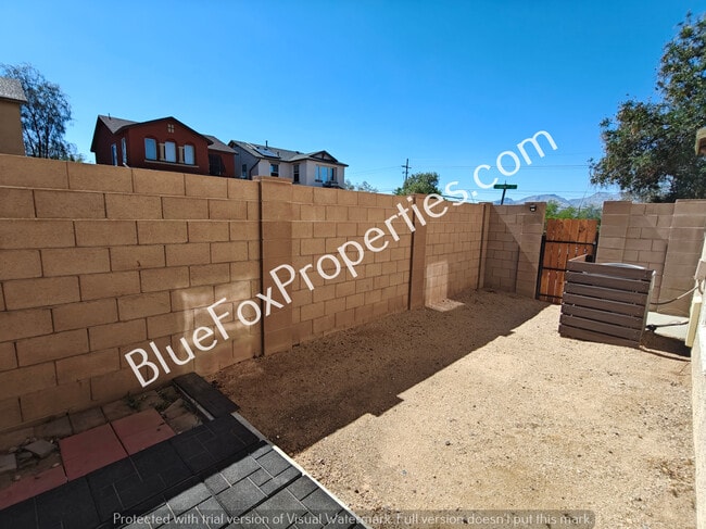 Building Photo - 8012 E Cabinet St