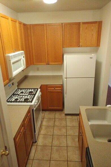 Building Photo - 2653 Park Tower Drive Unit 102