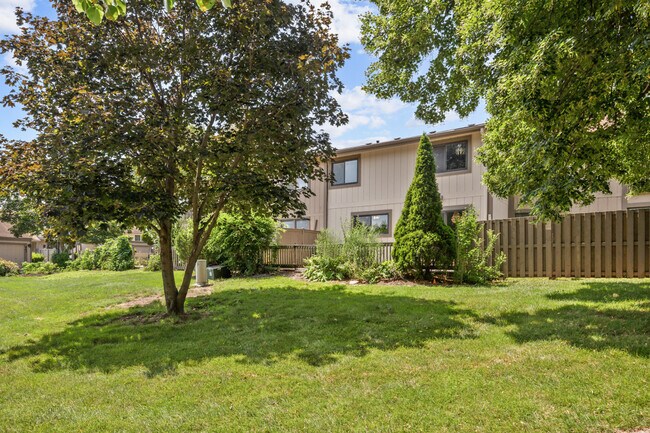 Building Photo - 713 Acadia Ct