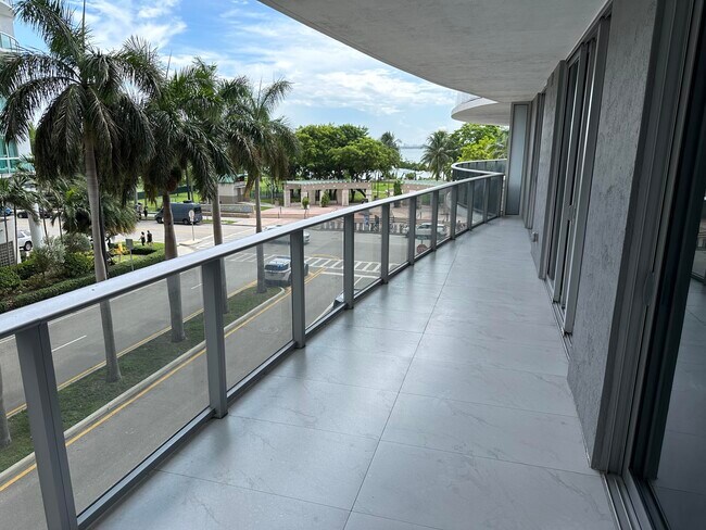 Building Photo - 488 NE 18th St