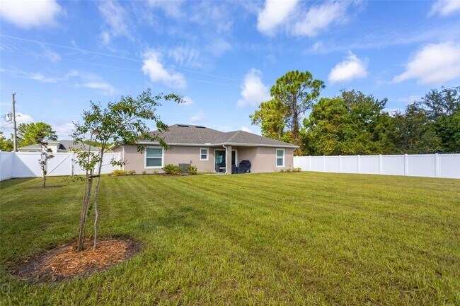 Building Photo - 43 Freeland Ln