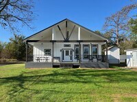 Building Photo - 195 Covert Dr