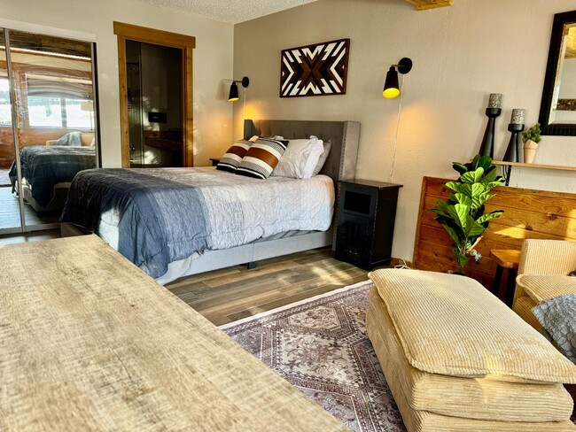 Building Photo - 96 Mountainside Dr