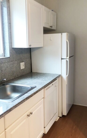 Building Photo - 15 Ashford St