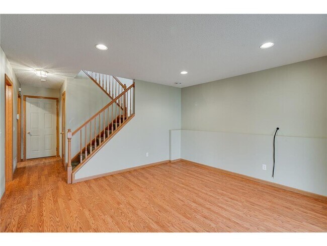 Building Photo - 917 Lindsey Ln