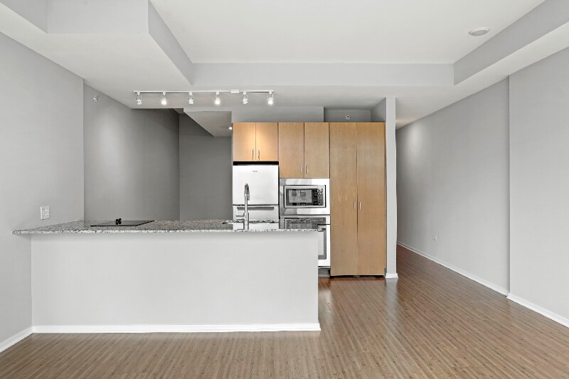 Primary Photo - 450 N St Clair St