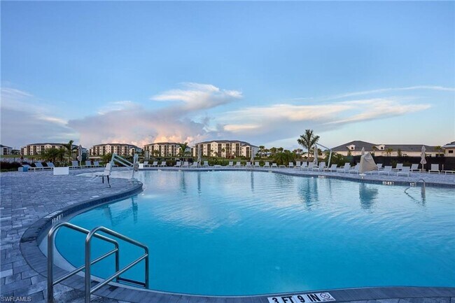 Building Photo - 5739 Oakmont Ct