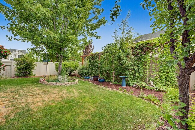 Building Photo - 5140 N Elmstone Ave
