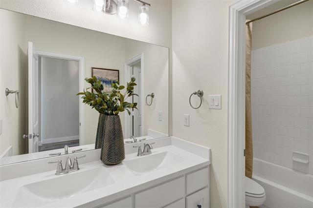 Building Photo - 1928 Crested Ridge Rd