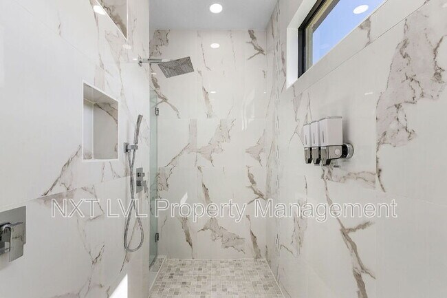 Building Photo - 1925 SW 3rd Terrace