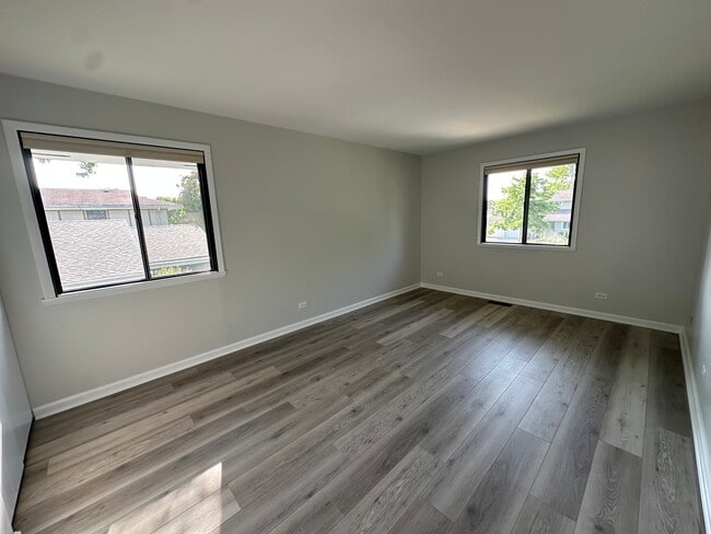 Building Photo - 190 Bourne Ln