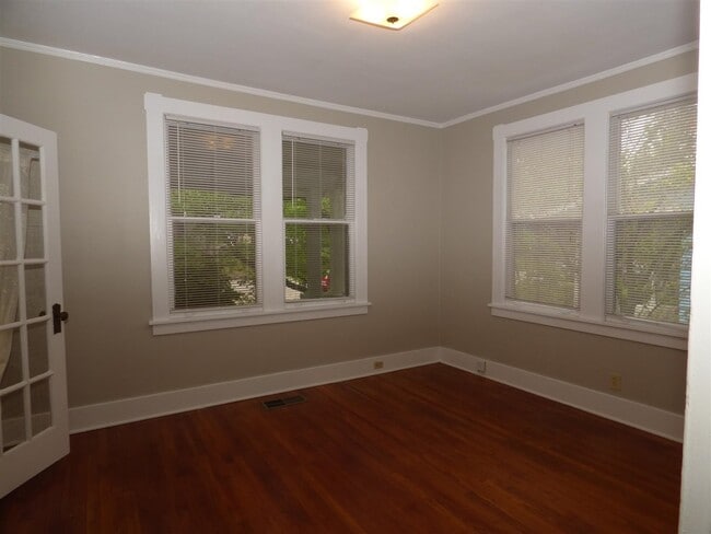 Building Photo - 447 Dickinson St