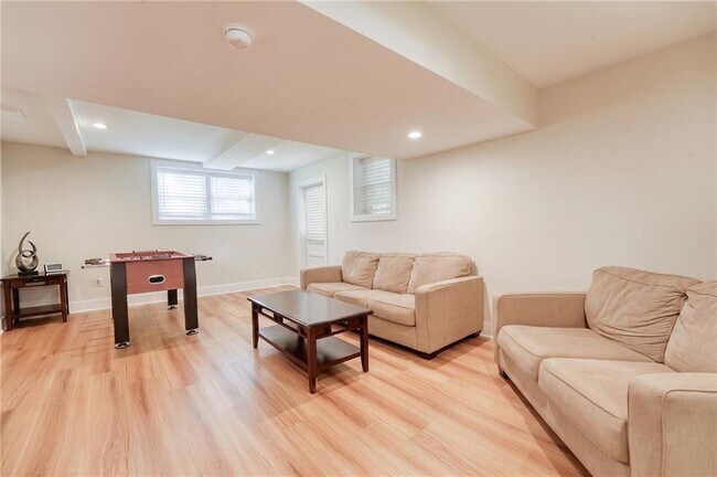Building Photo - 3076 McCully Dr NE