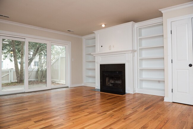 Building Photo - 93 Tennyson Dr