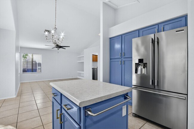 Building Photo - Gilbert Living with Private Pool