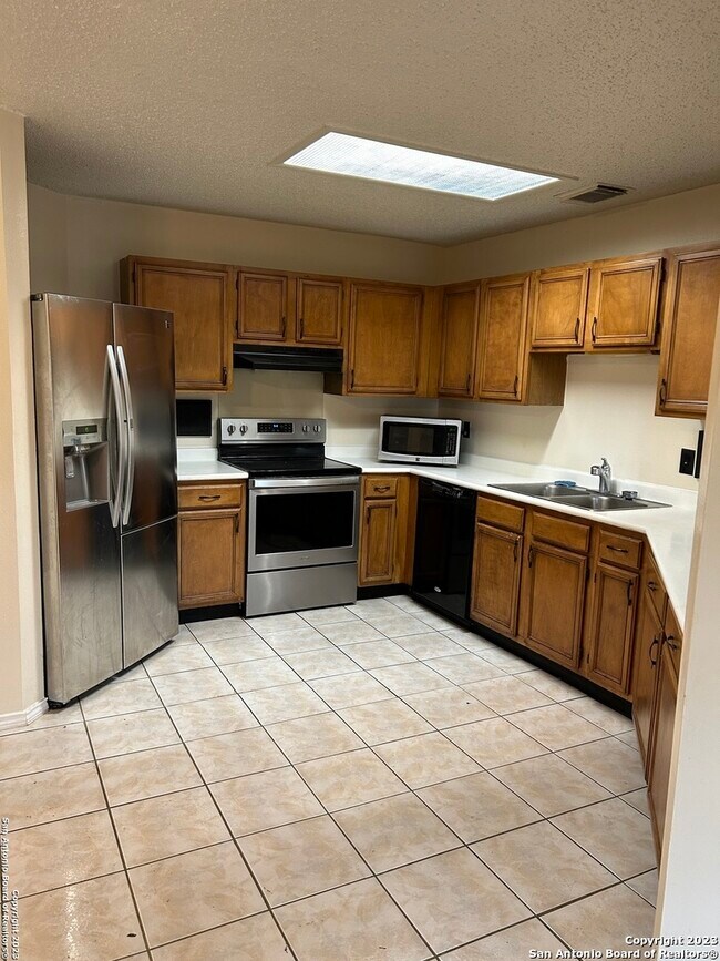 Building Photo - 3510 Mistic Grove