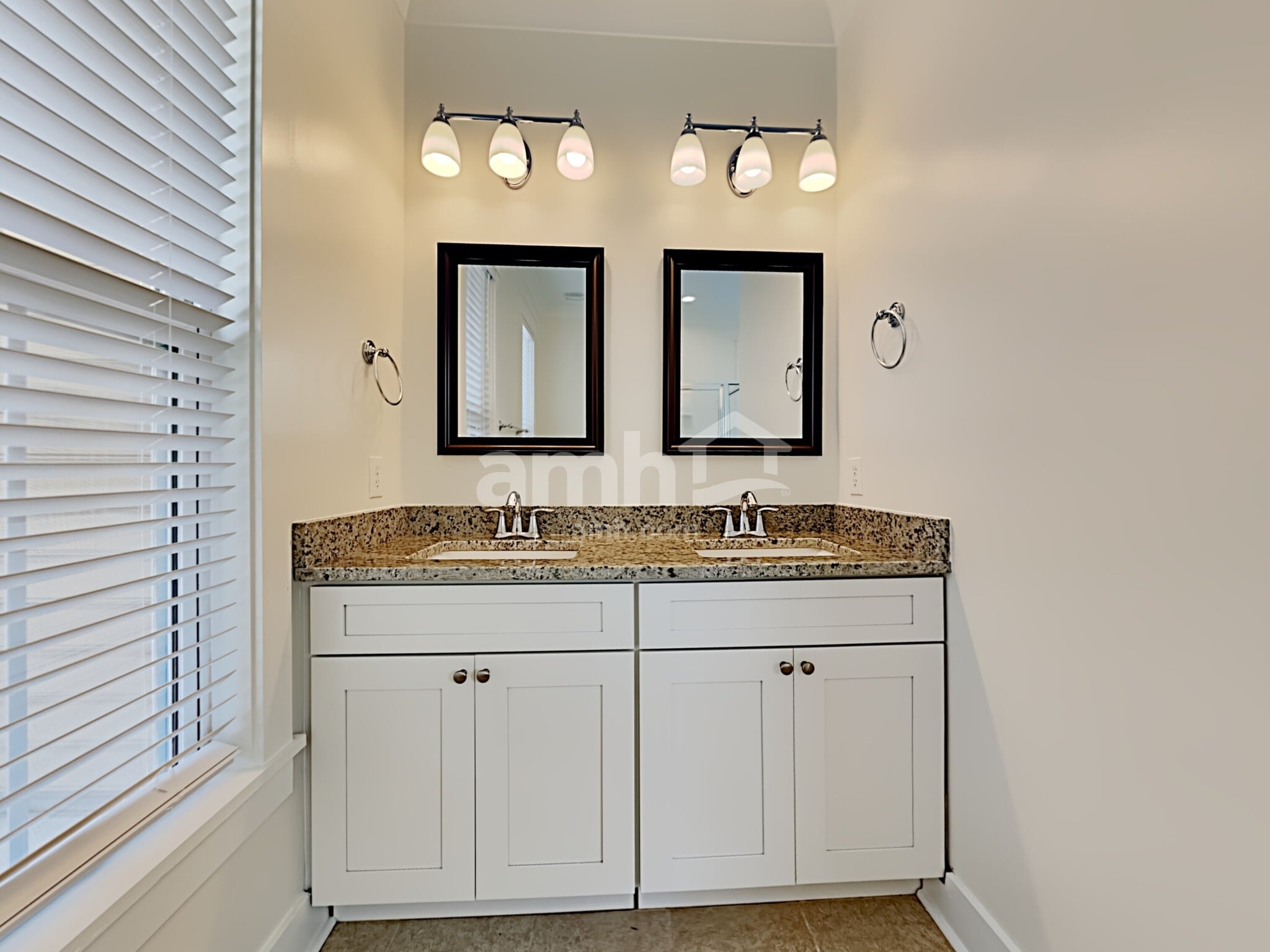 Building Photo - 305 Peters Creek Dr