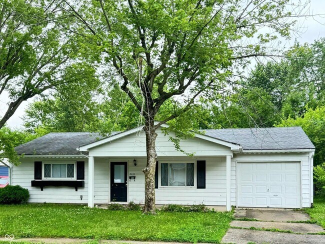 Primary Photo - 4033 Biscayne Rd