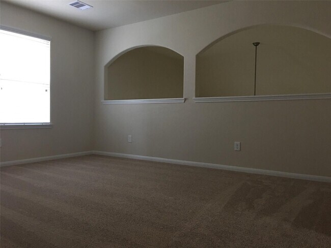 Building Photo - 14246 Dos Palos Dr