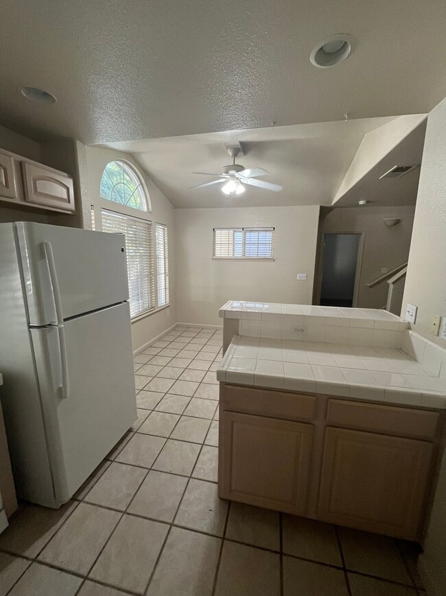 Building Photo - 3 Bedroom, 2 Bathroom Home in Sequoia Vill...