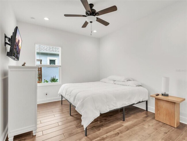 Building Photo - 10108 Hammock Brook Dr
