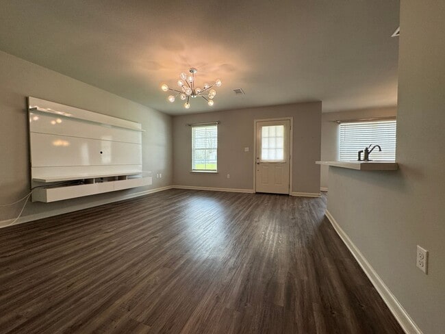 Building Photo - Beautiful Home for Lease in Sunshine, LA.