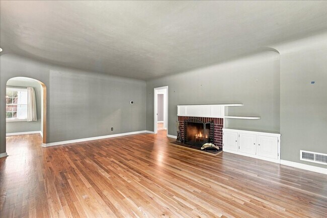 Building Photo - 1111 N 18th St