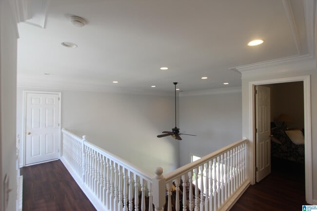 Building Photo - 5987 Waterside Dr