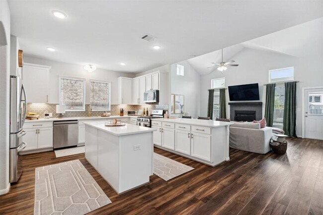 Building Photo - 112 Allora Pl