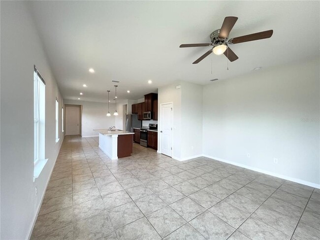 Building Photo - 10668 Old Sycamore Lp