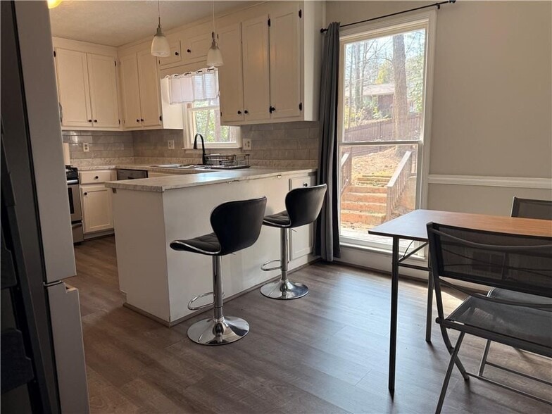 Building Photo - 1424 Shadowbrook Dr