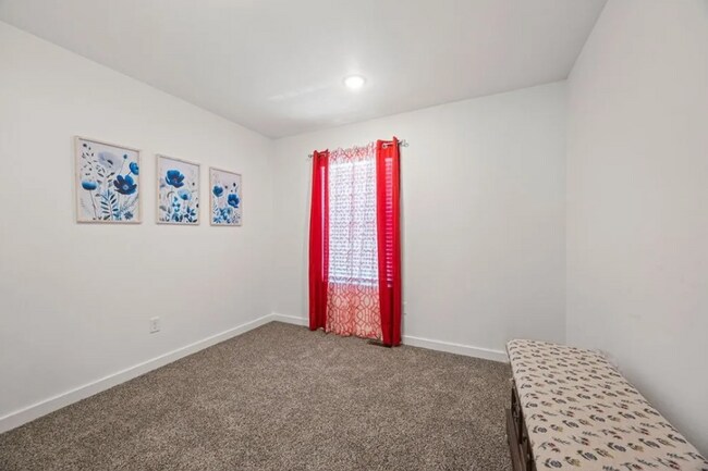 Building Photo - CUTE 3 Bedroom 2.5 Bath 2-story home located in Bentonville!