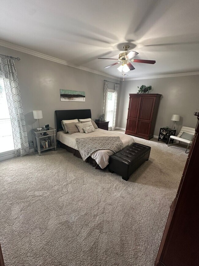 Building Photo - Beautiful Home in Almadale Farms!