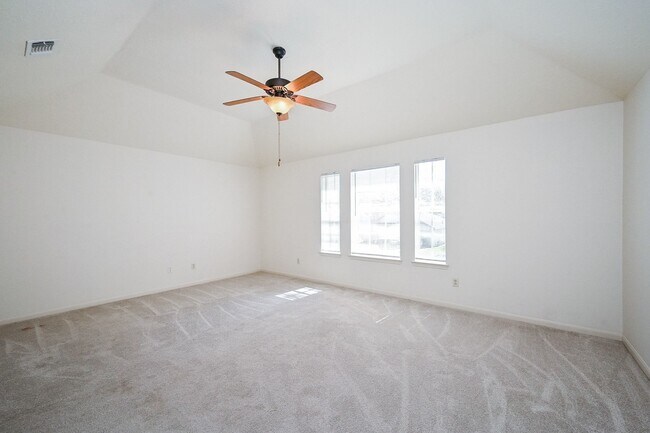 Building Photo - 2914 Silent Dr