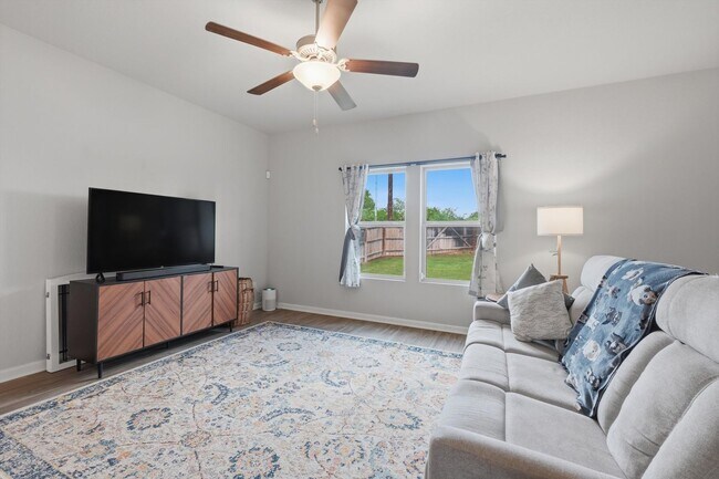 Building Photo - Bright & Airy Living Near Lackland AFB