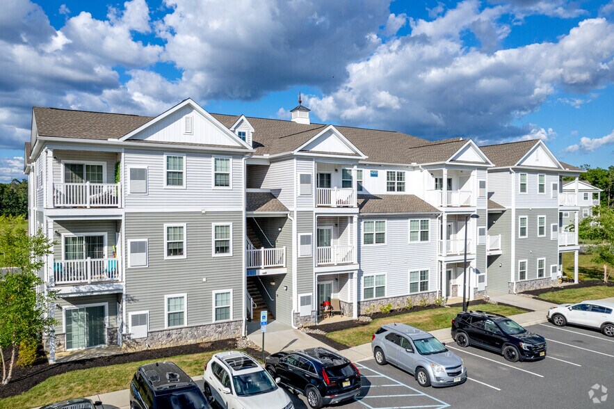 Harbor Landing - The Residences at Harbor Landing